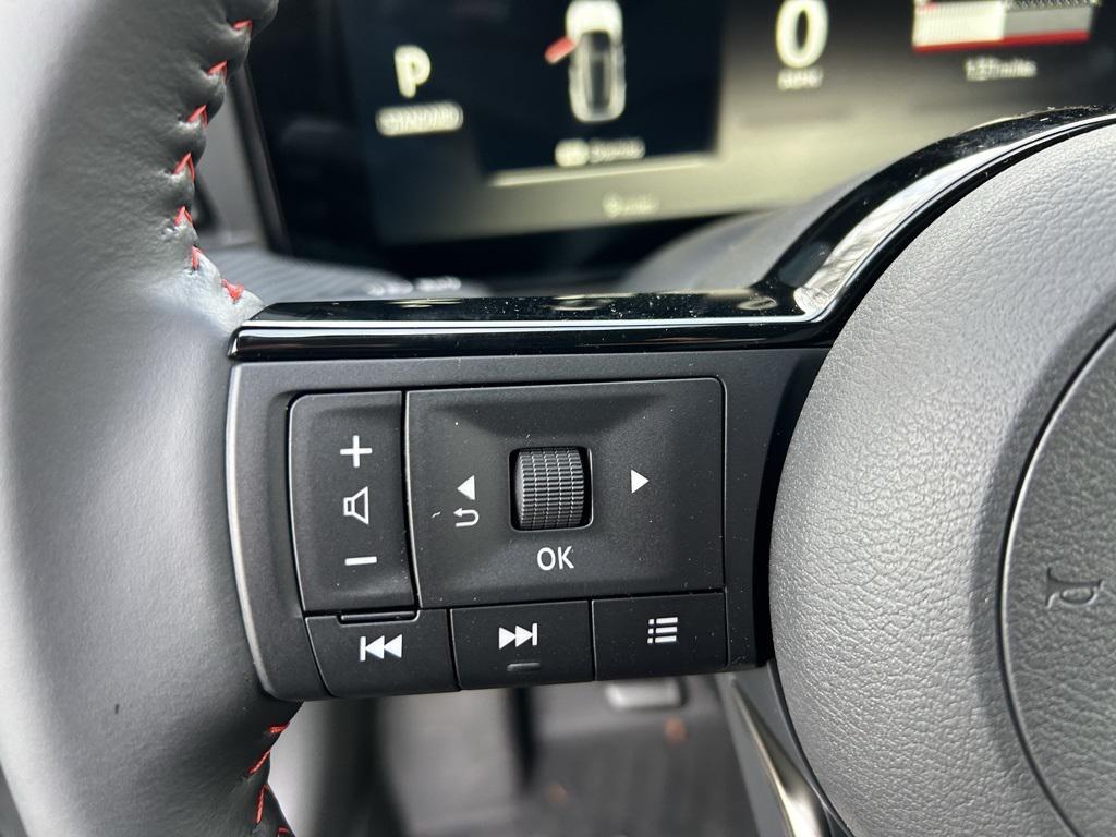 new 2025 Nissan Kicks car, priced at $32,081