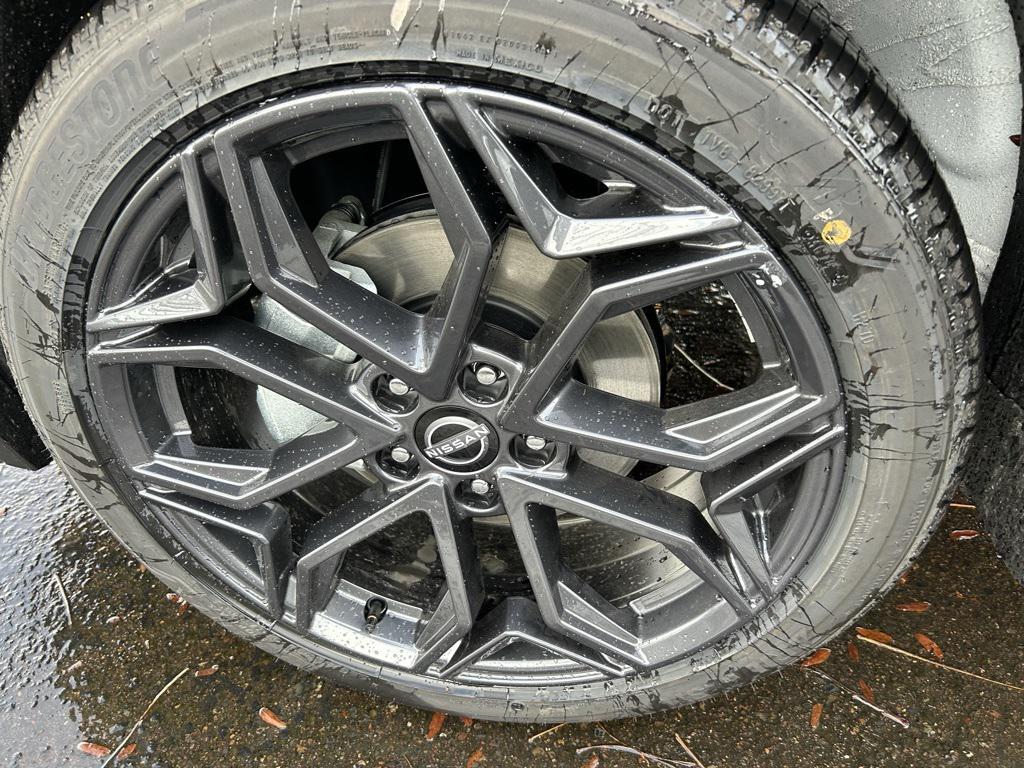 new 2025 Nissan Kicks car, priced at $32,081