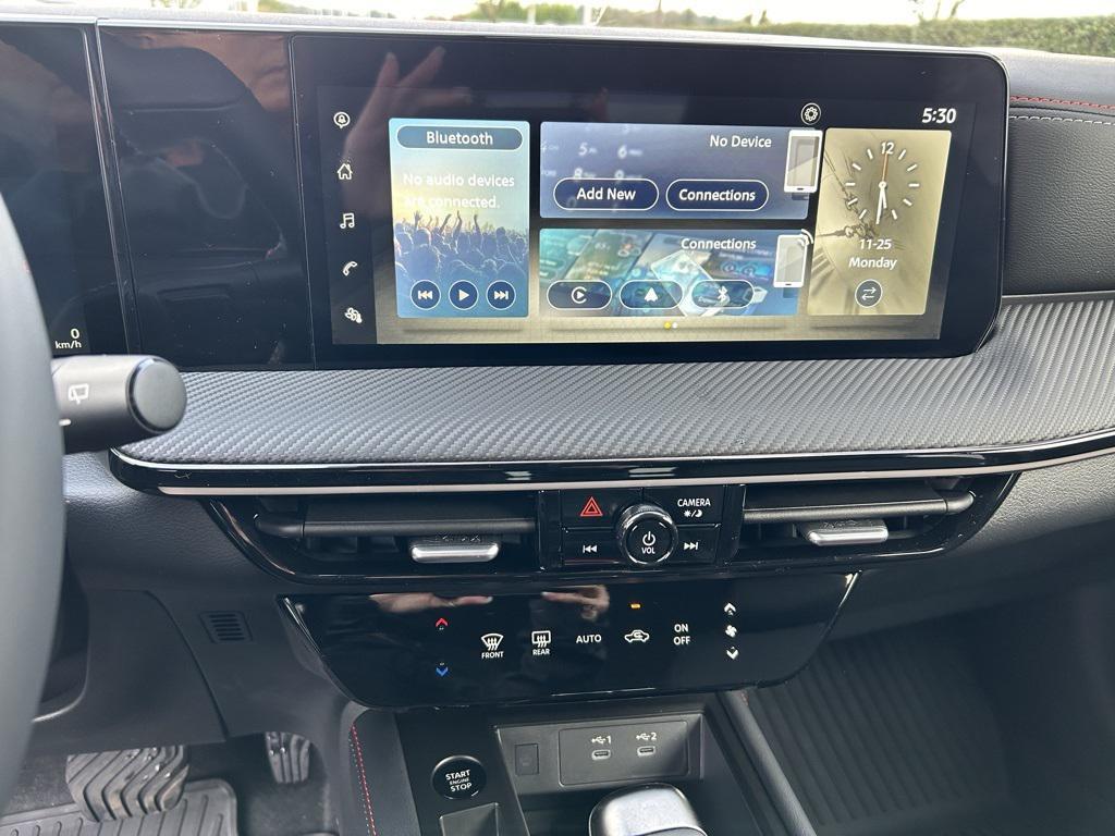 new 2025 Nissan Kicks car, priced at $32,081