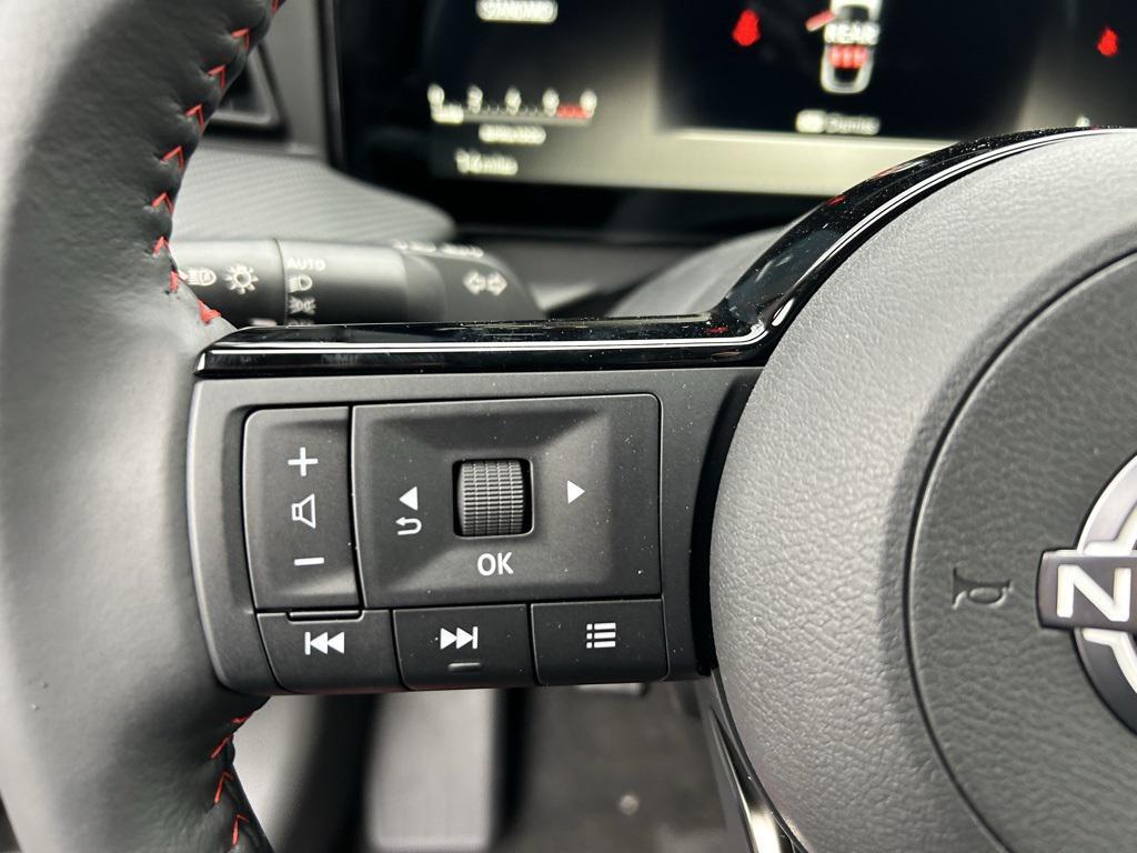 new 2025 Nissan Kicks car, priced at $29,567