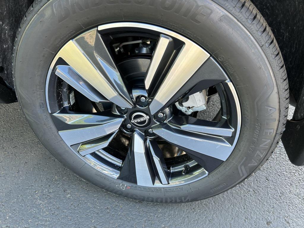 used 2024 Nissan Rogue car, priced at $33,155