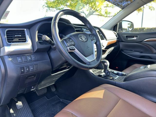 used 2019 Toyota Highlander Hybrid car, priced at $34,342