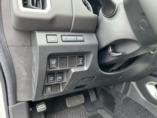 new 2025 Nissan Frontier car, priced at $43,975