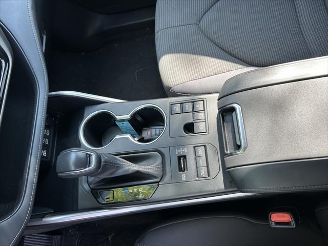 used 2023 Toyota Highlander car, priced at $35,998