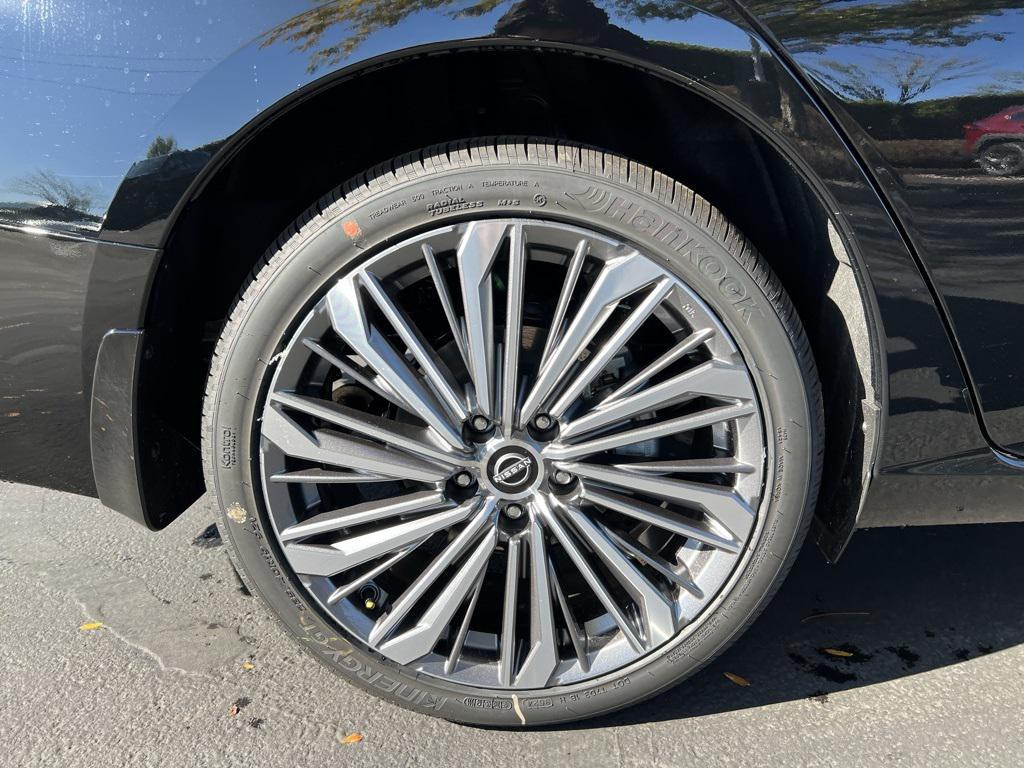 new 2025 Nissan Altima car, priced at $33,739