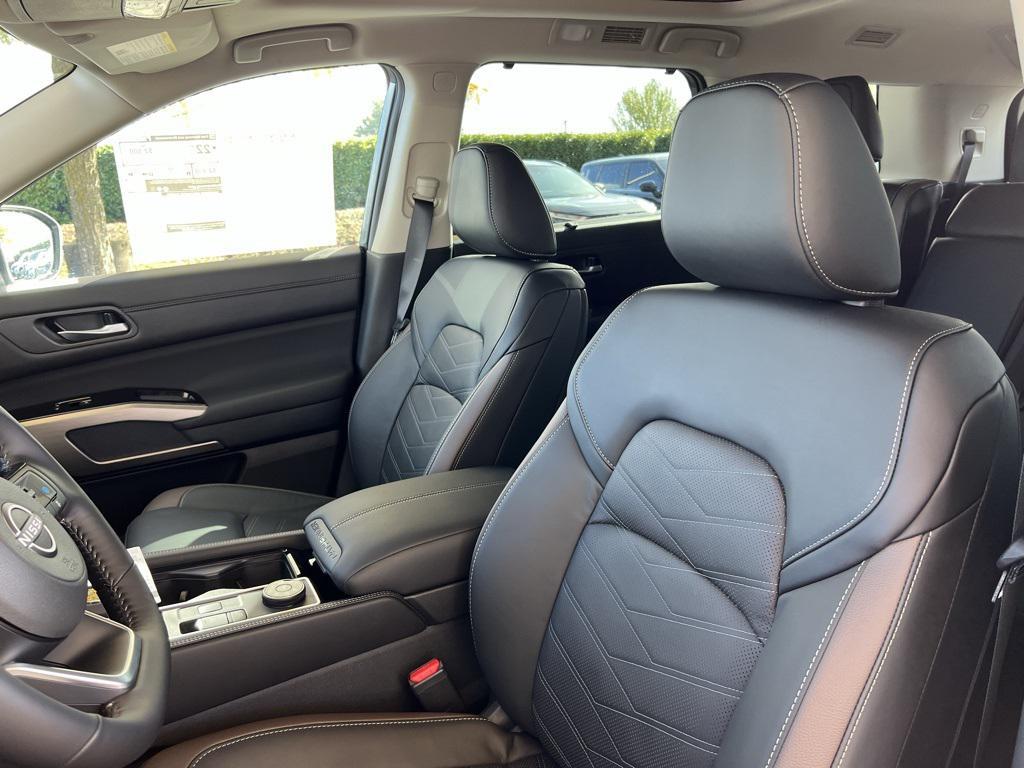 new 2025 Nissan Pathfinder car, priced at $48,595