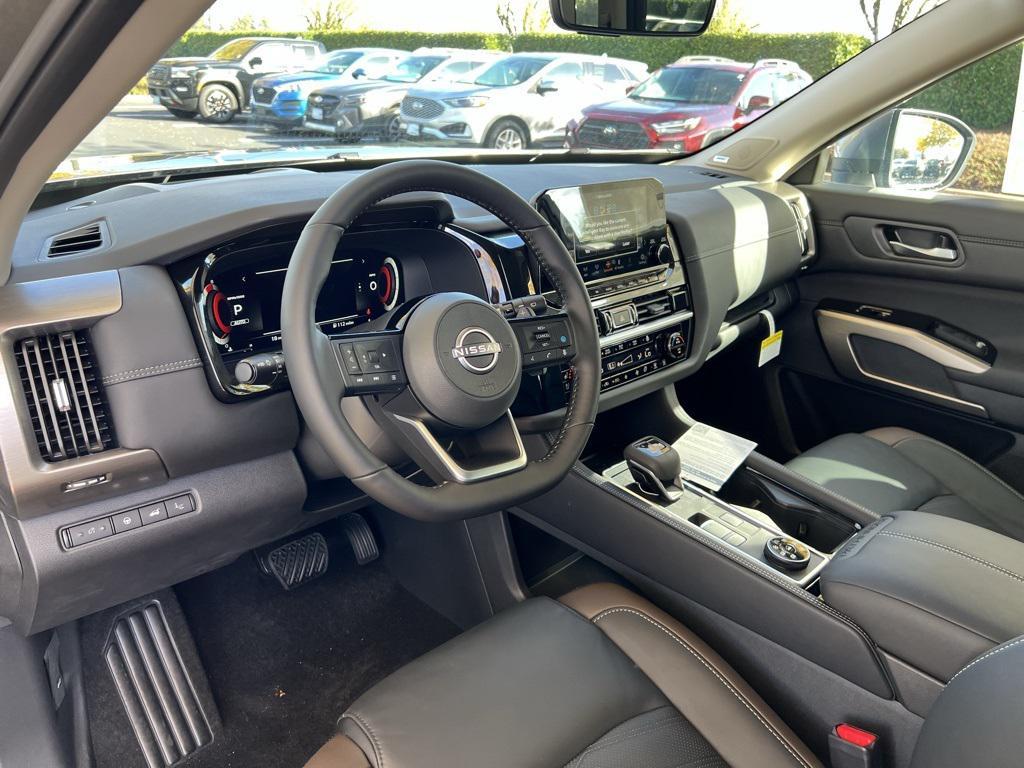 new 2025 Nissan Pathfinder car, priced at $48,595