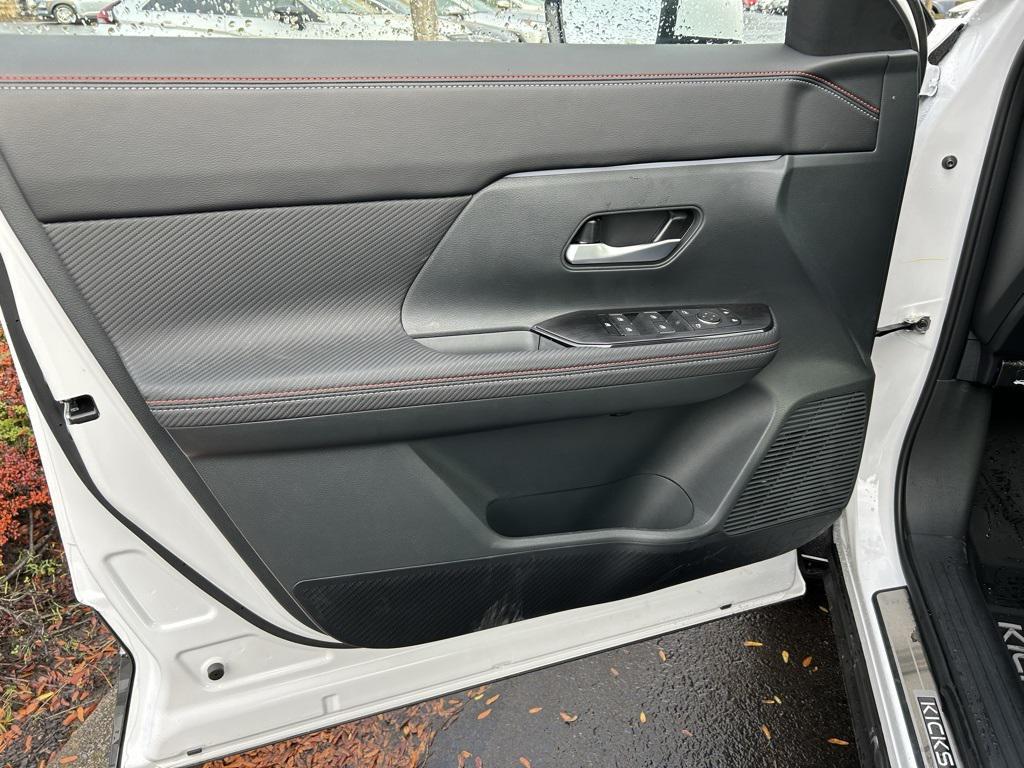 new 2025 Nissan Kicks car, priced at $29,943