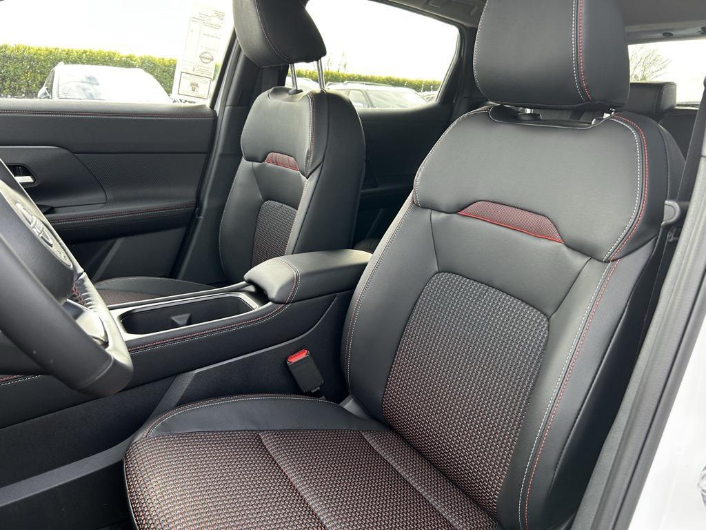 new 2025 Nissan Kicks car, priced at $29,111