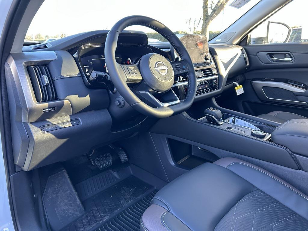 new 2025 Nissan Pathfinder car, priced at $53,019