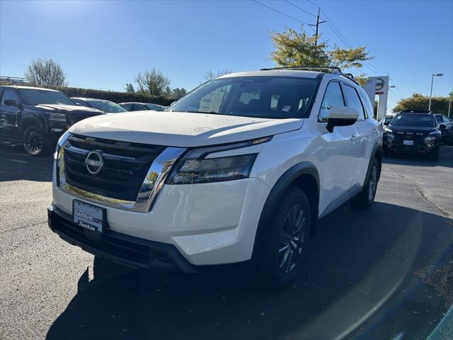 new 2024 Nissan Pathfinder car, priced at $44,225