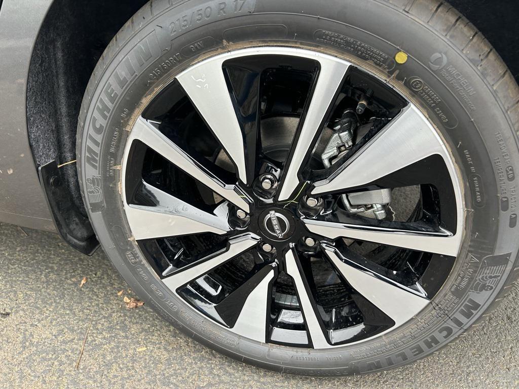 new 2025 Nissan Sentra car, priced at $24,325