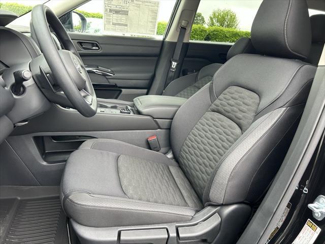new 2025 Nissan Pathfinder car, priced at $37,562