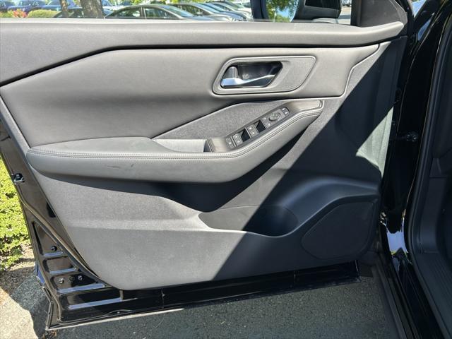 new 2025 Nissan Rogue car, priced at $33,385