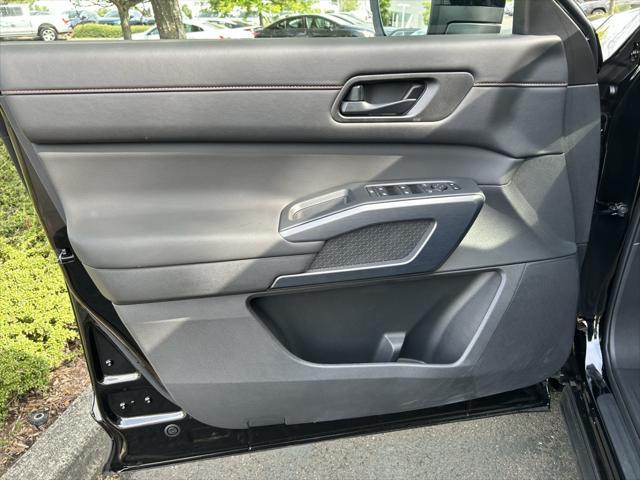 new 2025 Nissan Pathfinder car, priced at $43,967