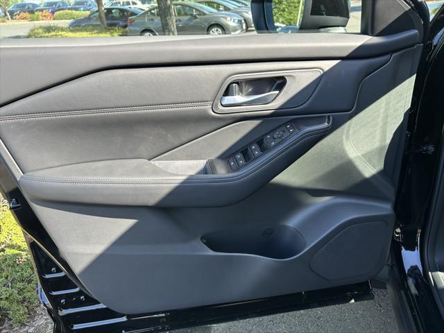 new 2025 Nissan Rogue car, priced at $35,385