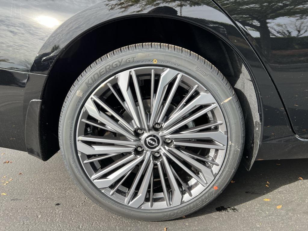 new 2025 Nissan Altima car, priced at $34,413