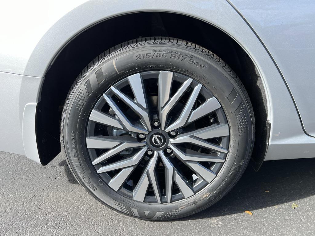 new 2025 Nissan Altima car, priced at $29,074