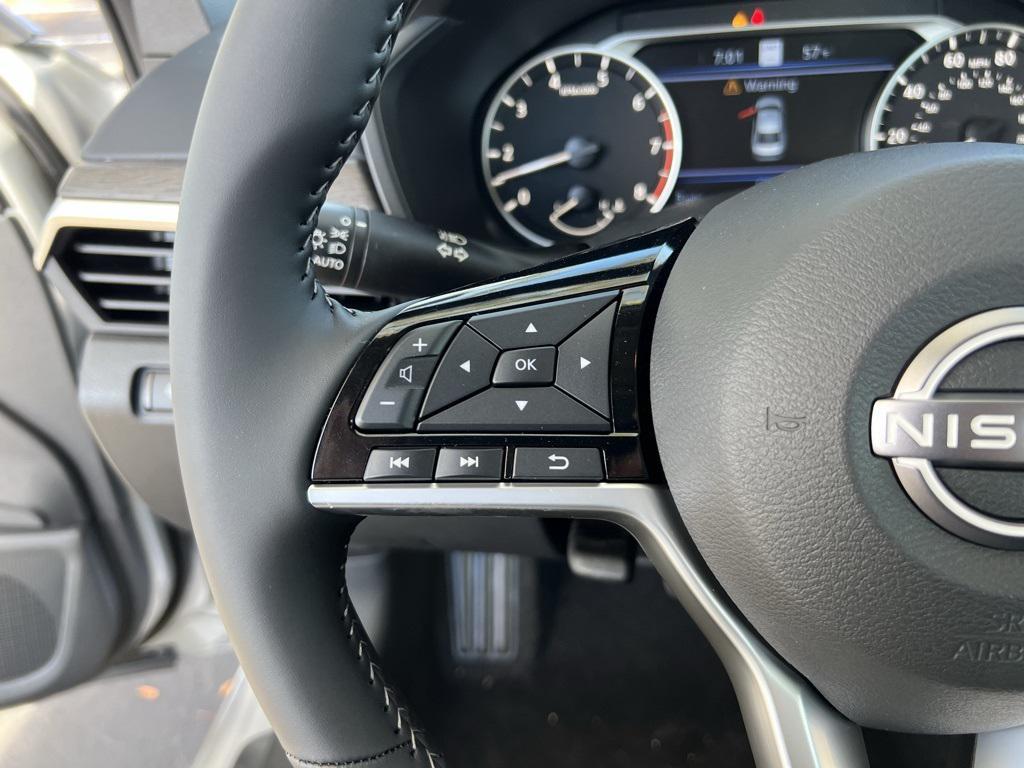 new 2025 Nissan Altima car, priced at $29,074