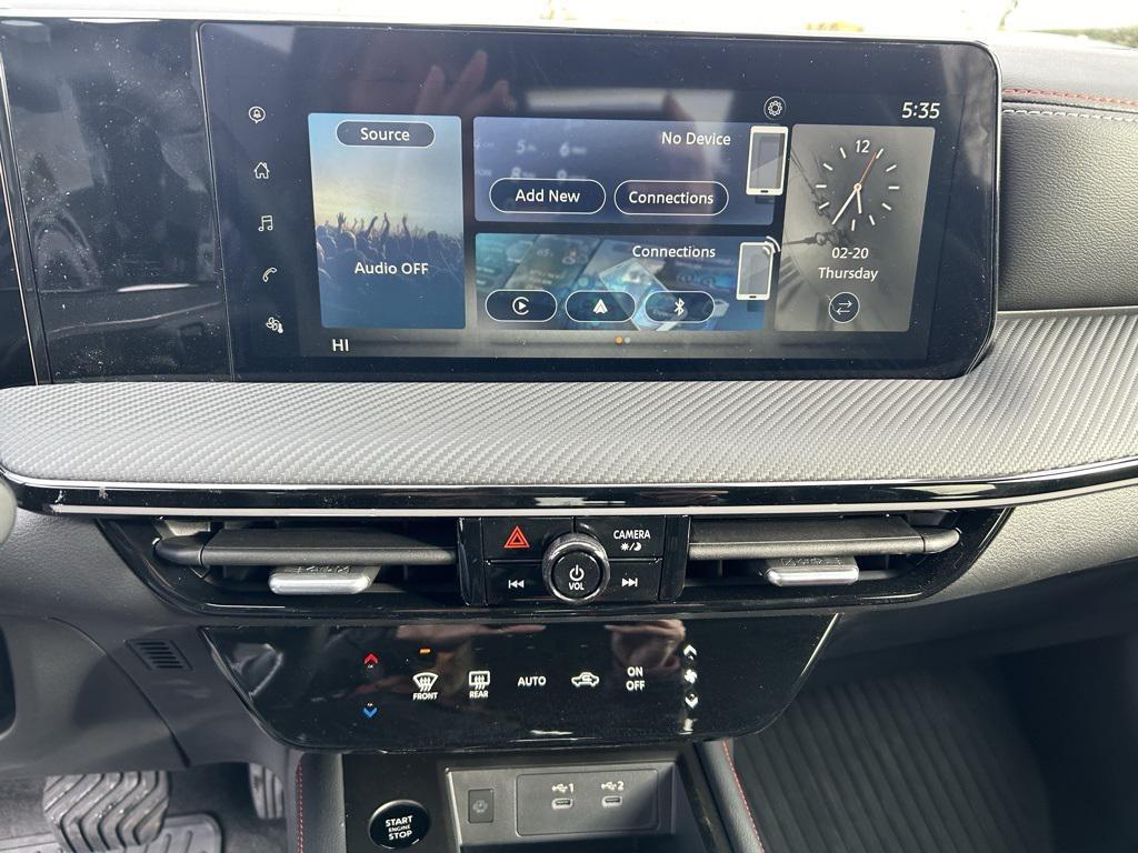 new 2025 Nissan Kicks car, priced at $31,199