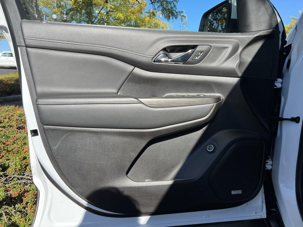 used 2023 GMC Acadia car, priced at $27,889