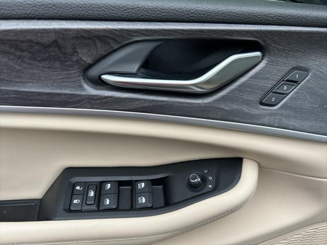 used 2024 Jeep Grand Cherokee car, priced at $37,000