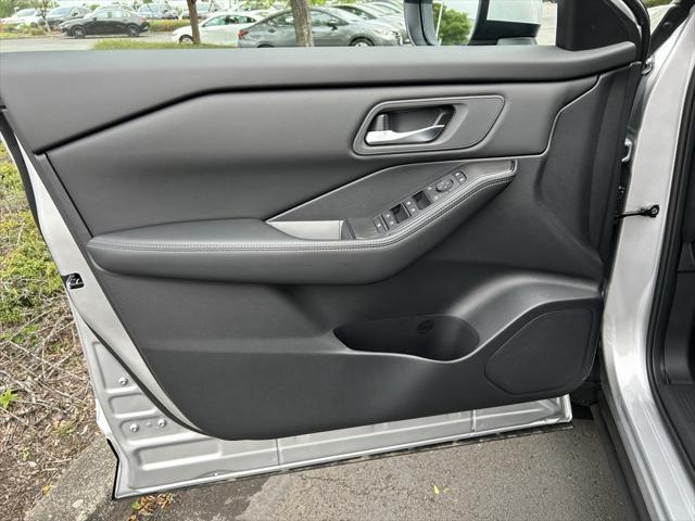new 2025 Nissan Rogue car, priced at $33,385