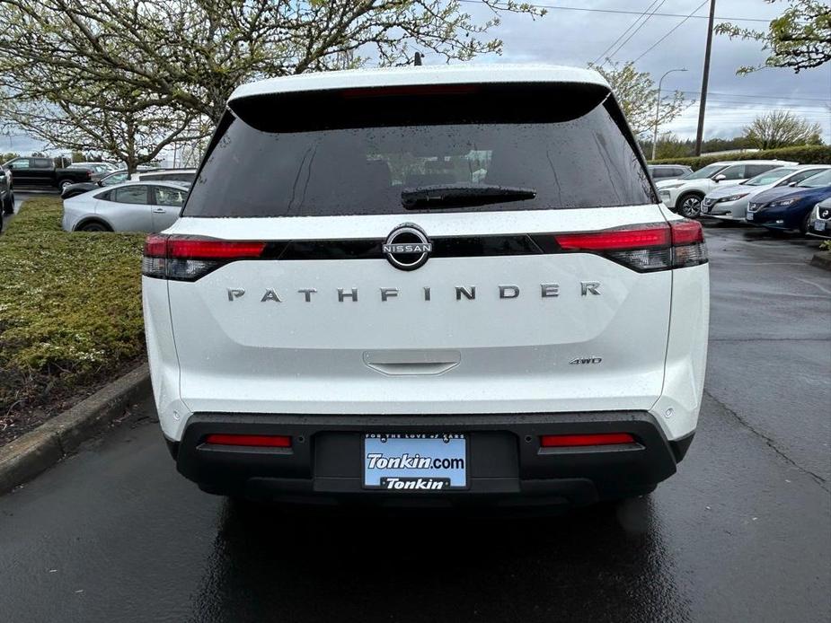 new 2024 Nissan Pathfinder car, priced at $40,350