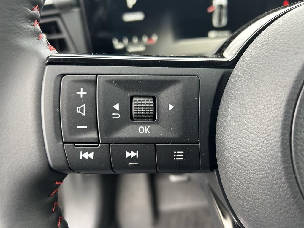 new 2025 Nissan Kicks car, priced at $28,735