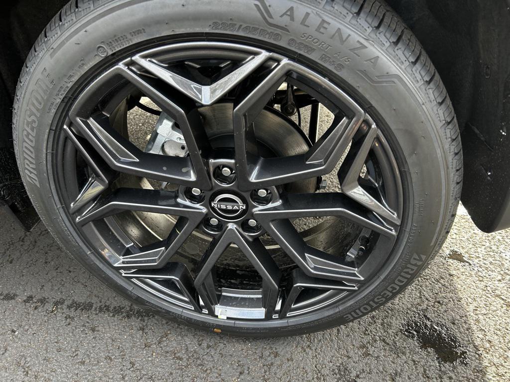 new 2025 Nissan Kicks car, priced at $29,487