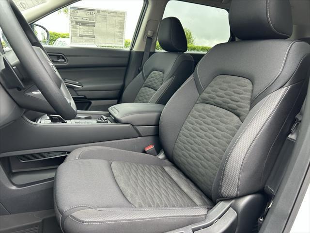new 2025 Nissan Pathfinder car, priced at $37,640