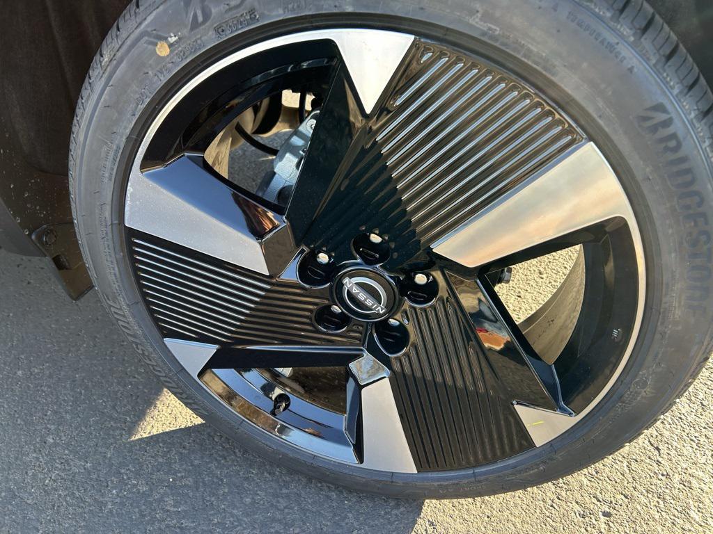 new 2025 Nissan Kicks car, priced at $27,239