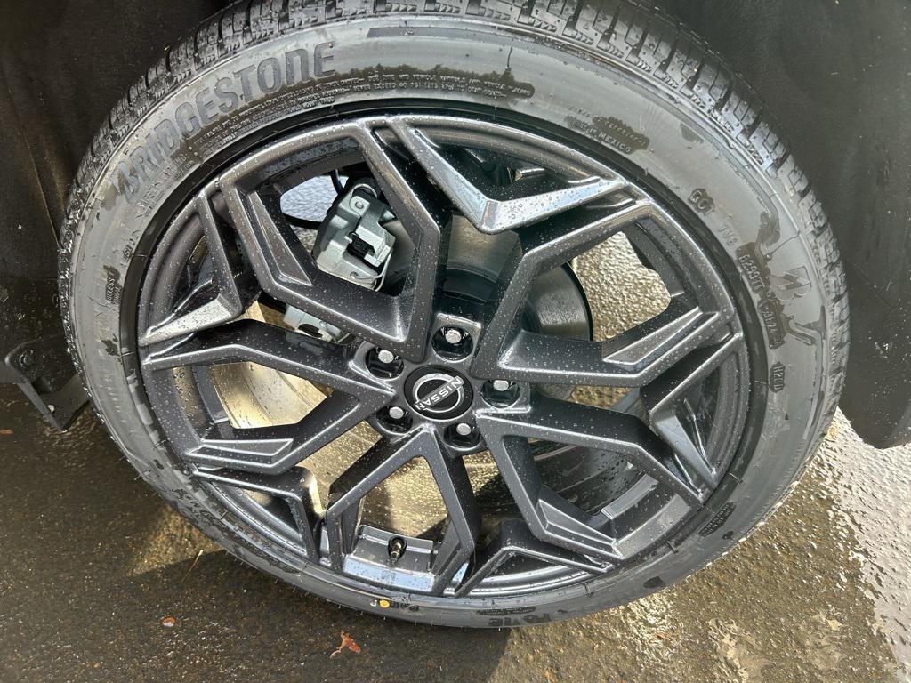 new 2025 Nissan Kicks car, priced at $29,252