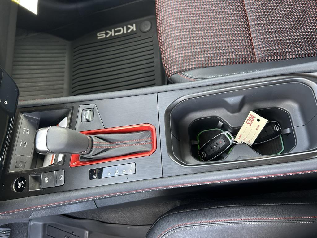 new 2025 Nissan Kicks car, priced at $29,252