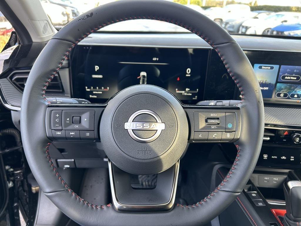 new 2025 Nissan Kicks car, priced at $29,252