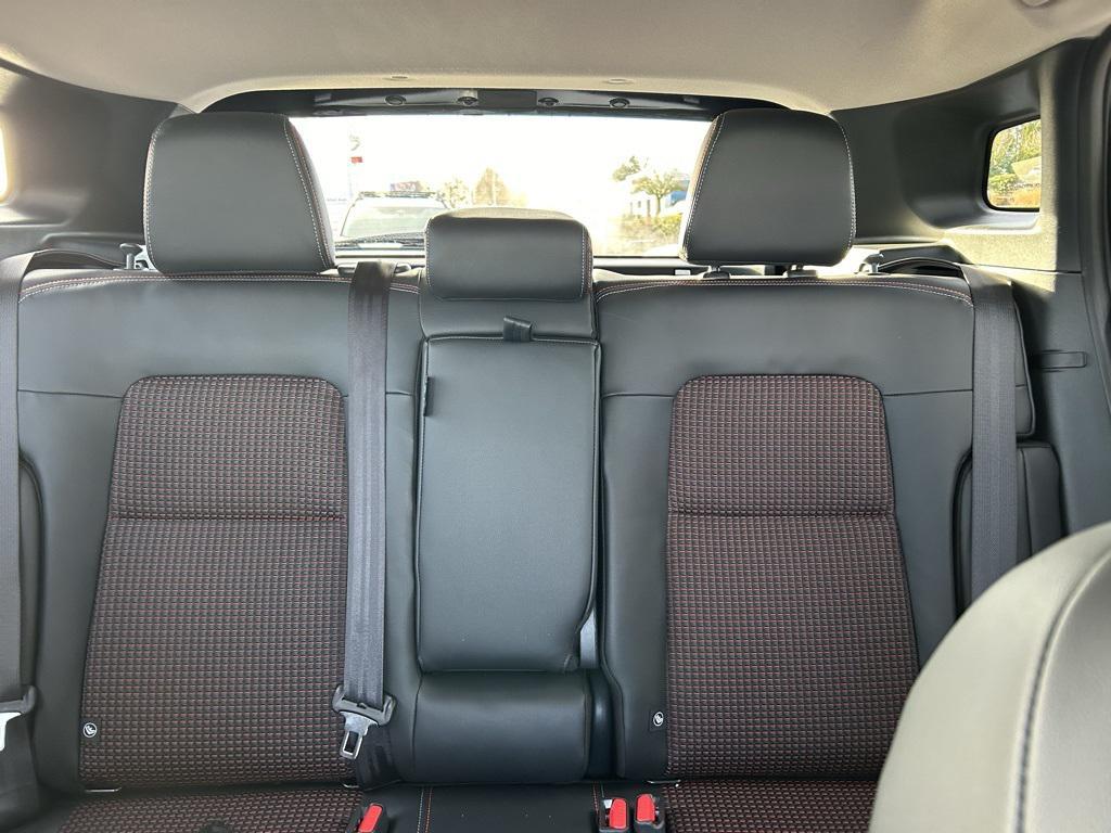 new 2025 Nissan Kicks car, priced at $29,252