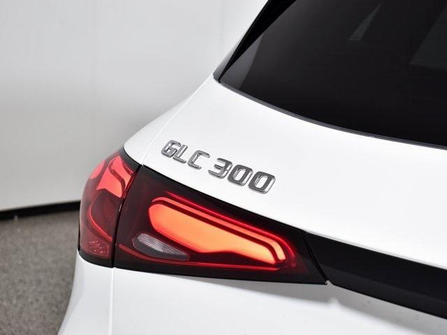 new 2025 Mercedes-Benz GLC 300 car, priced at $54,725