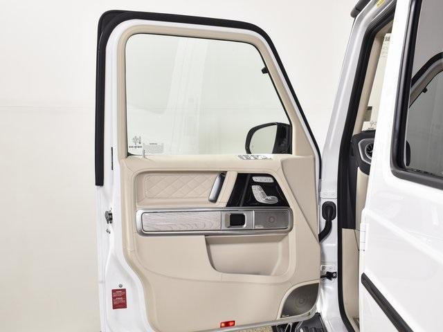 new 2025 Mercedes-Benz AMG G 63 car, priced at $204,915