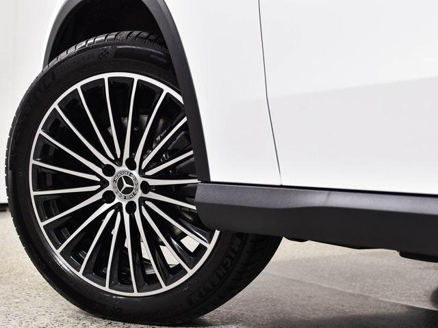 new 2025 Mercedes-Benz GLC 300 car, priced at $57,945