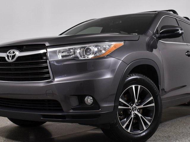 used 2016 Toyota Highlander car, priced at $22,860