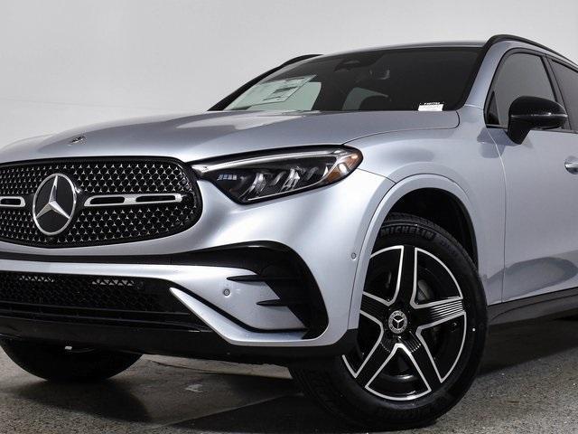 new 2025 Mercedes-Benz GLC 300 car, priced at $55,285