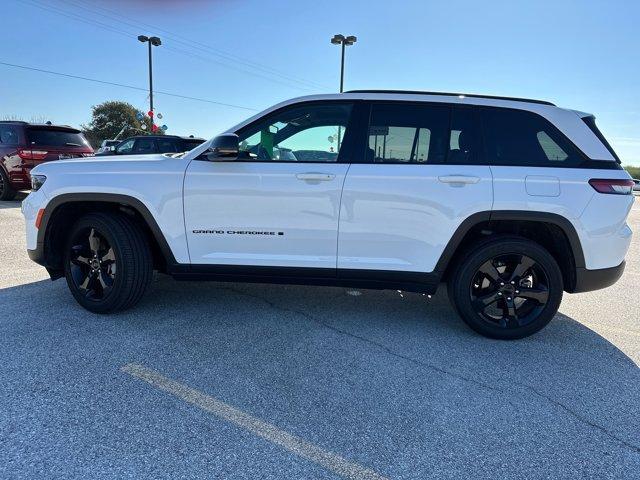 used 2024 Jeep Grand Cherokee car, priced at $44,995