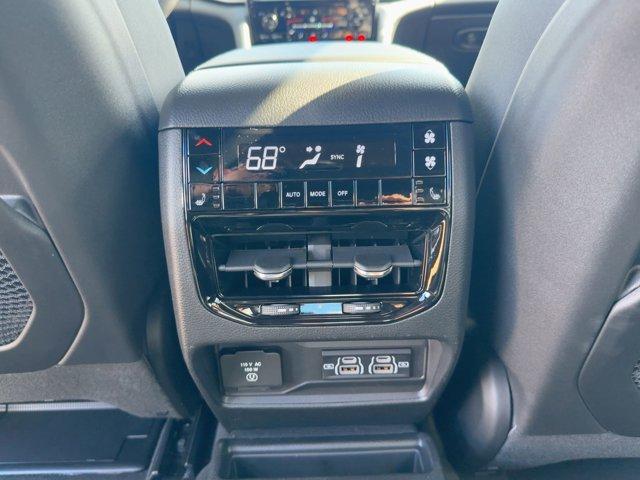 new 2025 Jeep Grand Cherokee L car