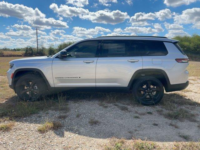 new 2025 Jeep Grand Cherokee L car