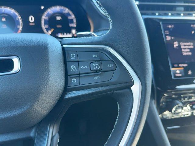 new 2025 Jeep Grand Cherokee car, priced at $45,875