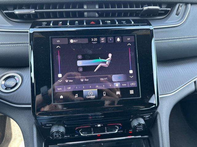 new 2025 Jeep Grand Cherokee car, priced at $39,425