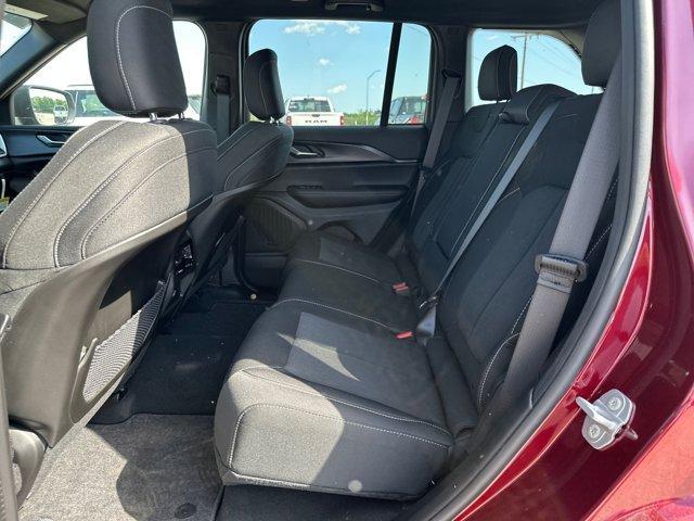 new 2025 Jeep Grand Cherokee car, priced at $39,425