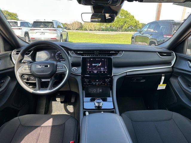 new 2025 Jeep Grand Cherokee car, priced at $39,425