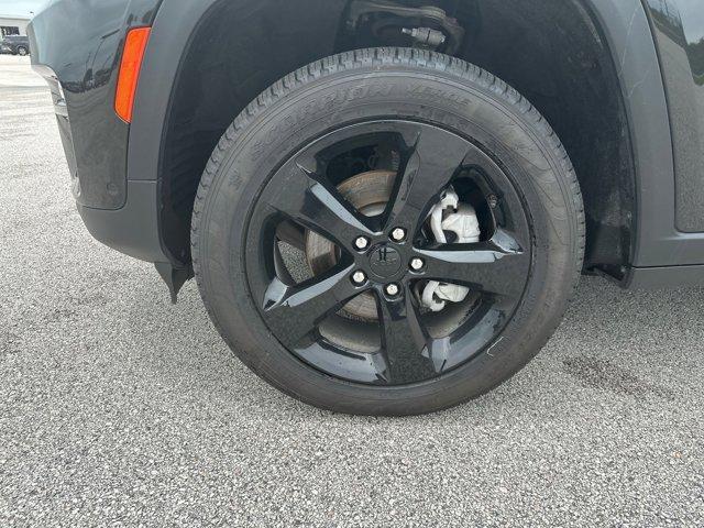 used 2024 Jeep Grand Cherokee car, priced at $45,995