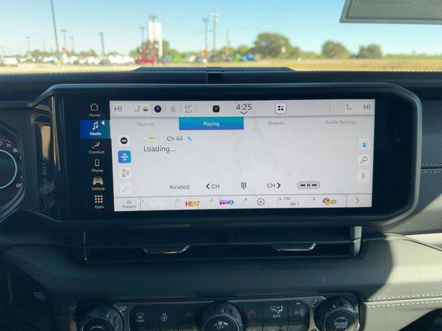 new 2025 Jeep Gladiator car